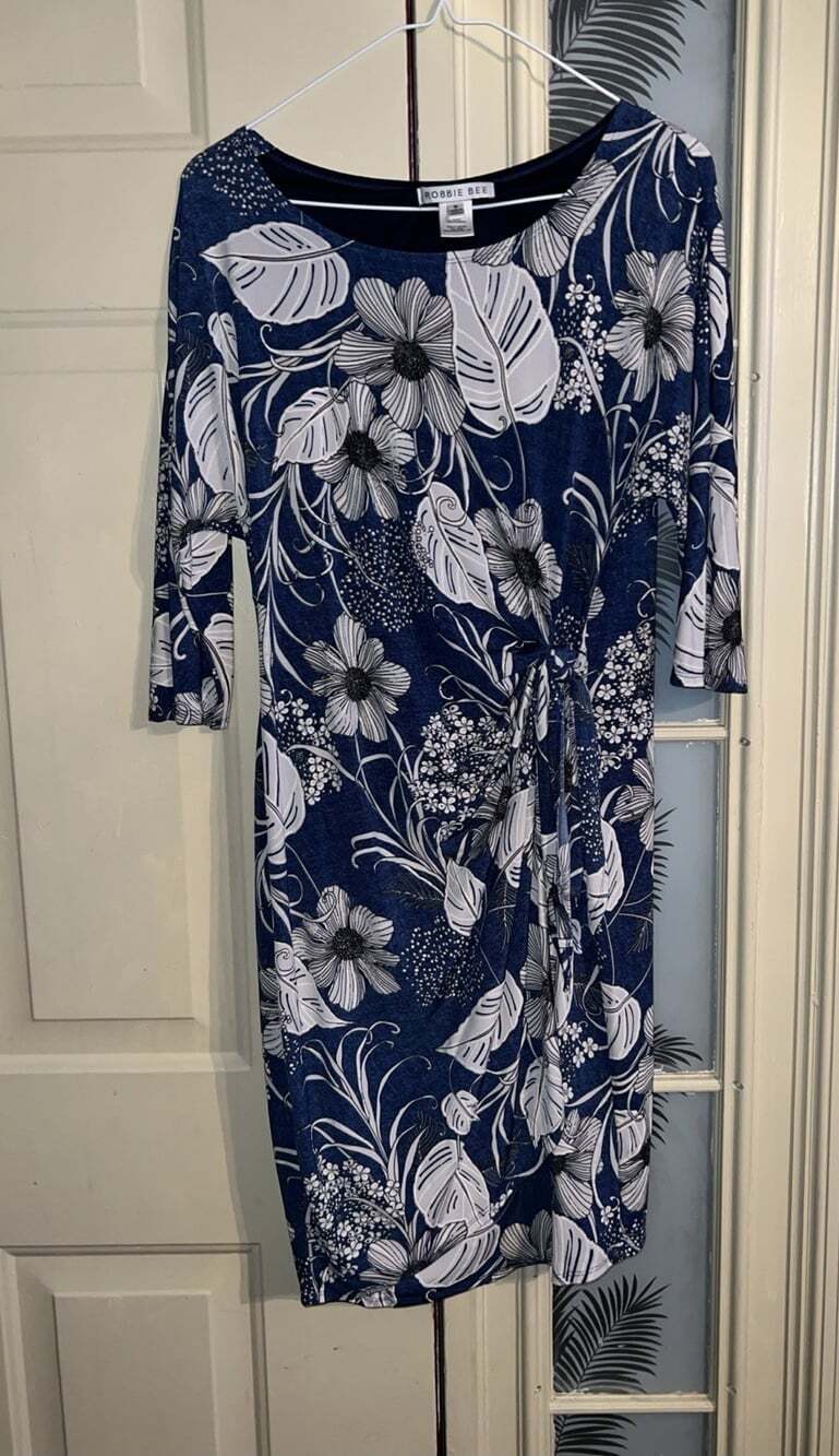 Robbie Bee Dress SZ Med Blue & Flowers Embroidery Mid Length